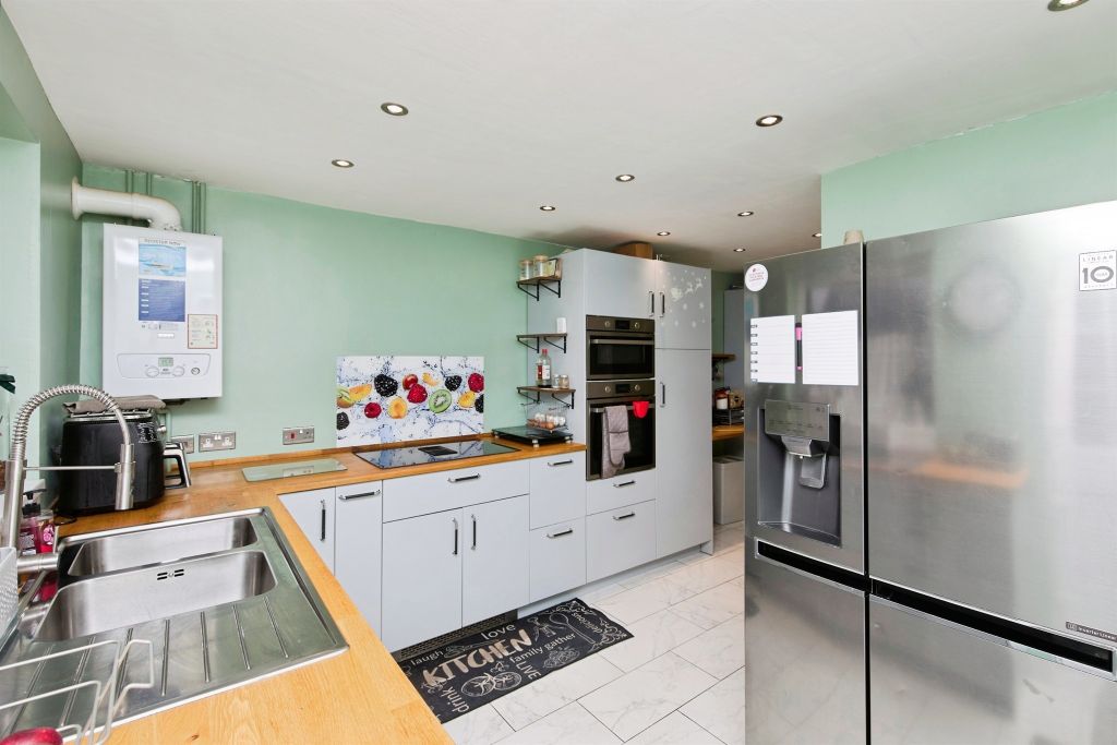 Property photo 3 of 18