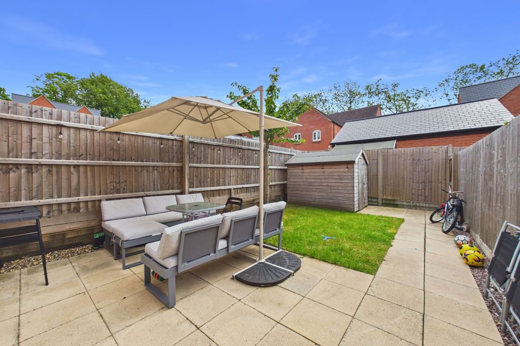 Property photo 2 of 20