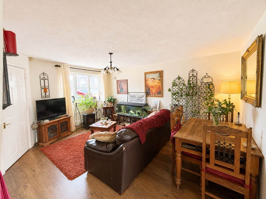 Property photo 3 of 19