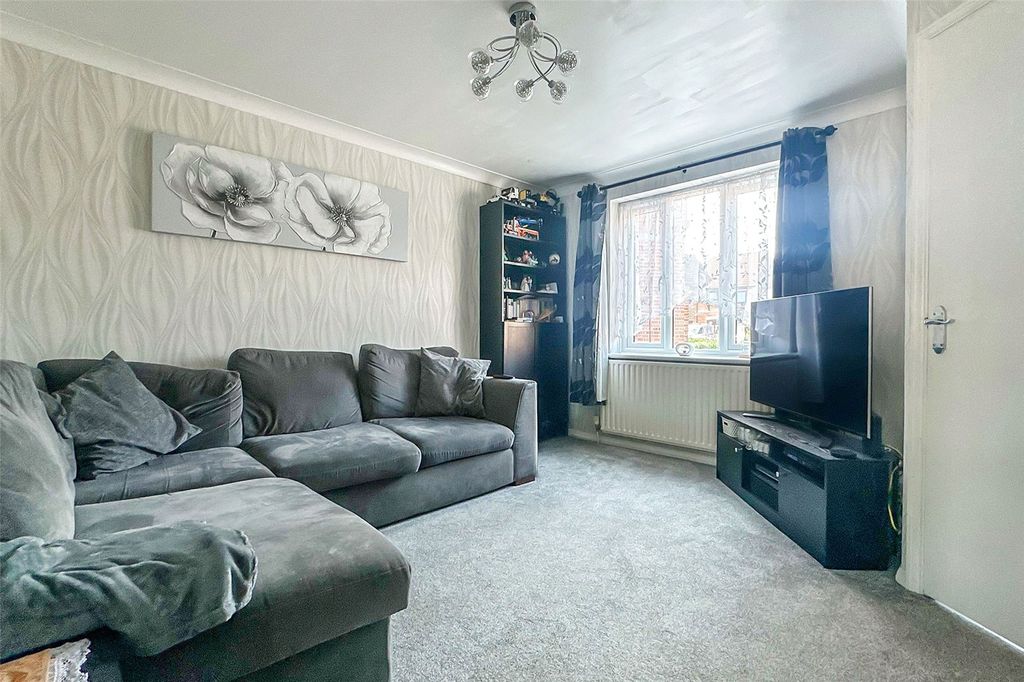 Property photo 2 of 12 Picture No. 15