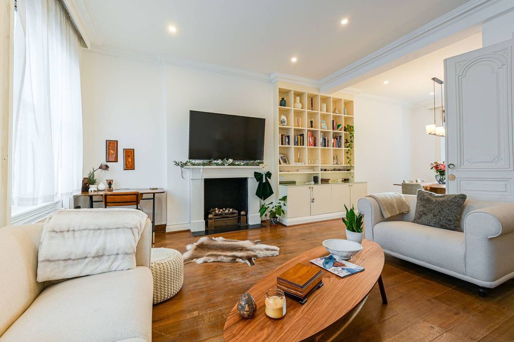 Property photo 2 of 29