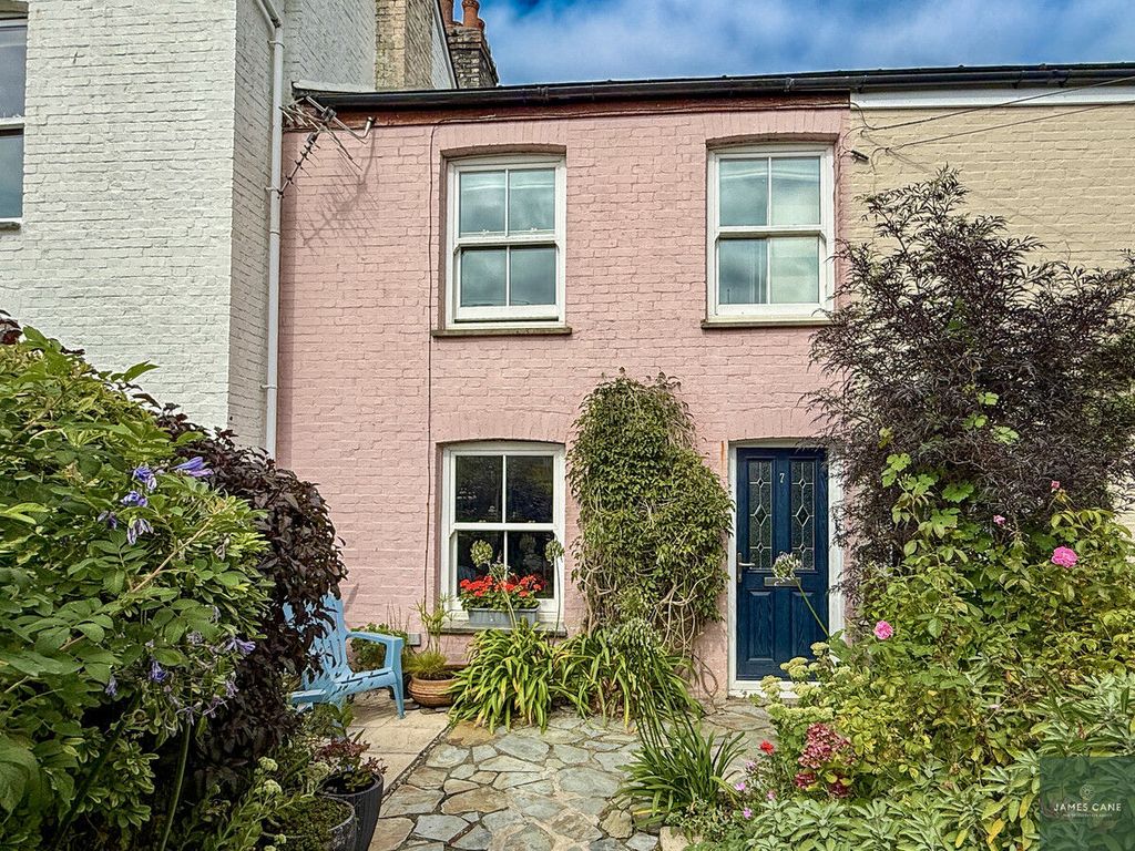 Property photo 1 of 17