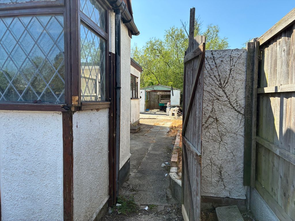 Property photo 3 of 26