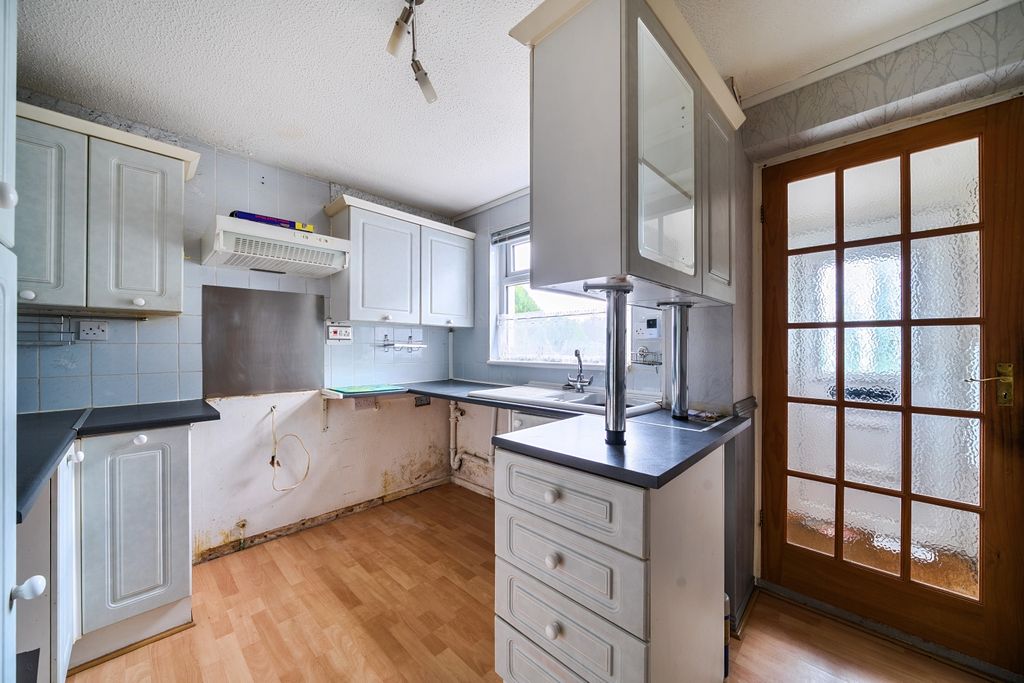 Property photo 2 of 20 10-6Ad0Cbd04Ebba-1536173-1A13F9c036635-9-1-1