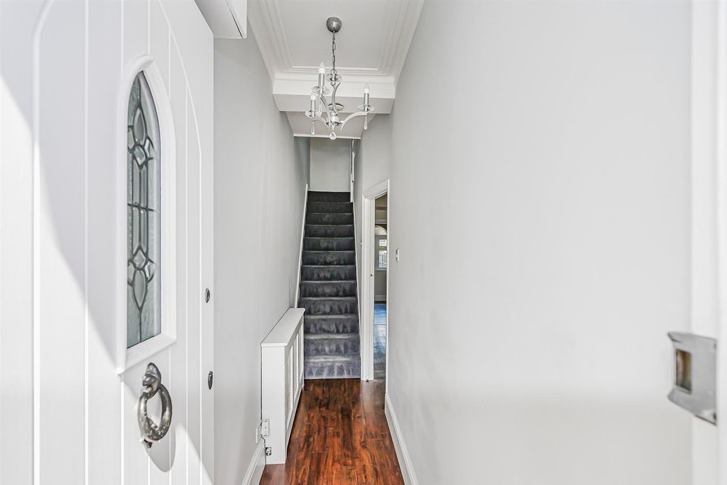 Property photo 2 of 19 18 George Road-28.Jpg