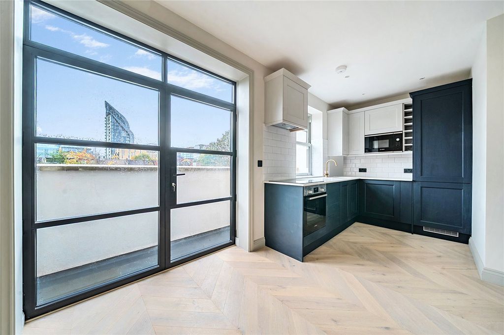 Property photo 3 of 10 Picture No. 01