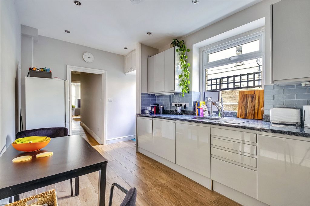 Property photo 3 of 10 Picture No. 17