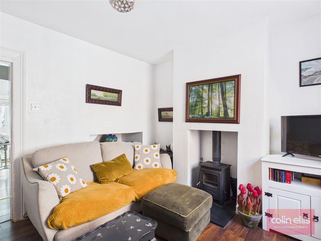 Property photo 3 of 12 Cam05075G0-Pr0307-Still002.Jpg