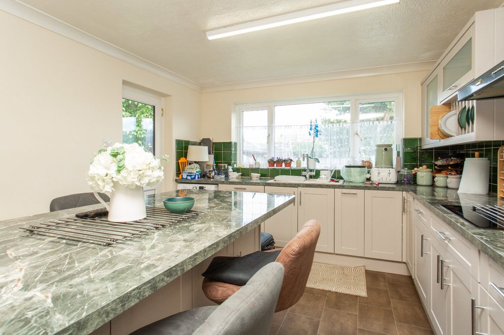 Property photo 3 of 15 Picture 3