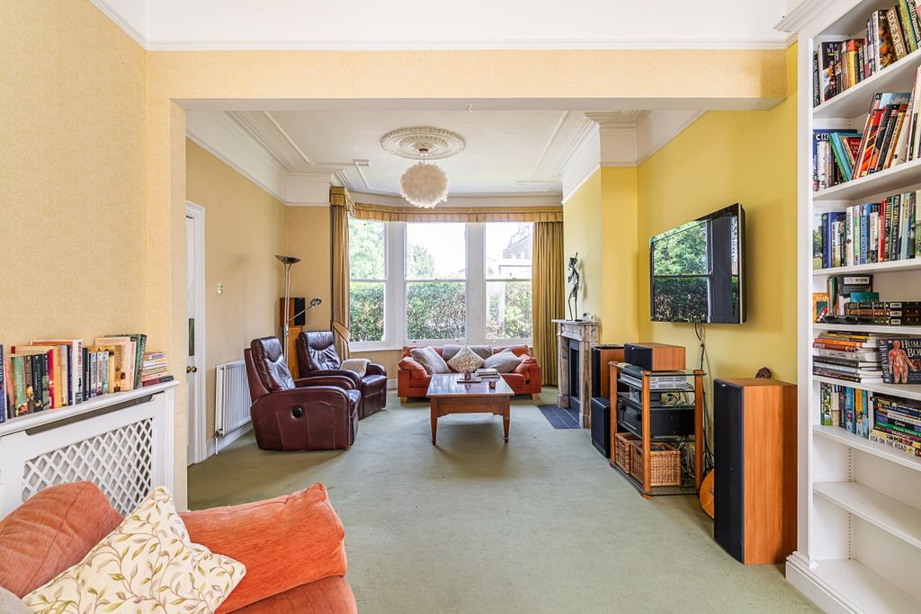 Property photo 2 of 17