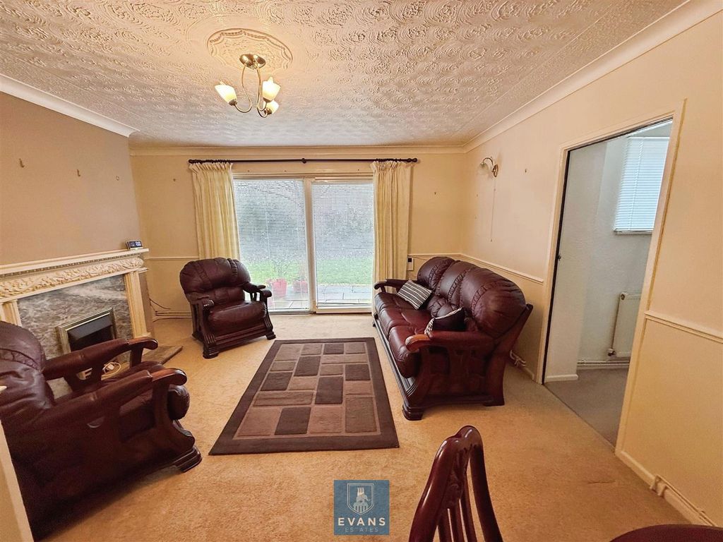 Property photo 2 of 9 Living Room