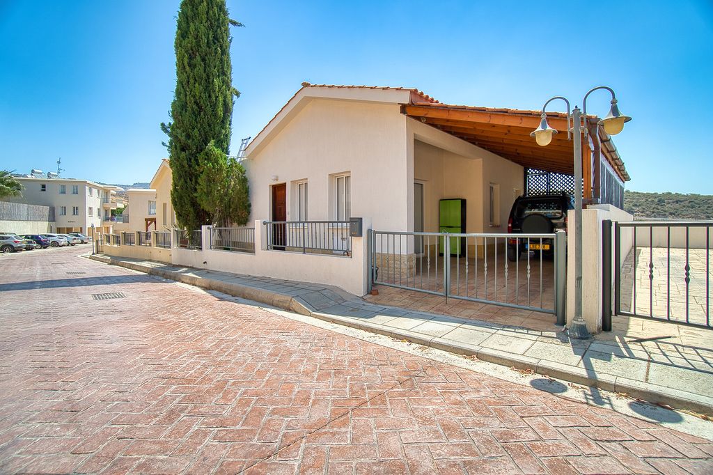 Property photo 1 of 35