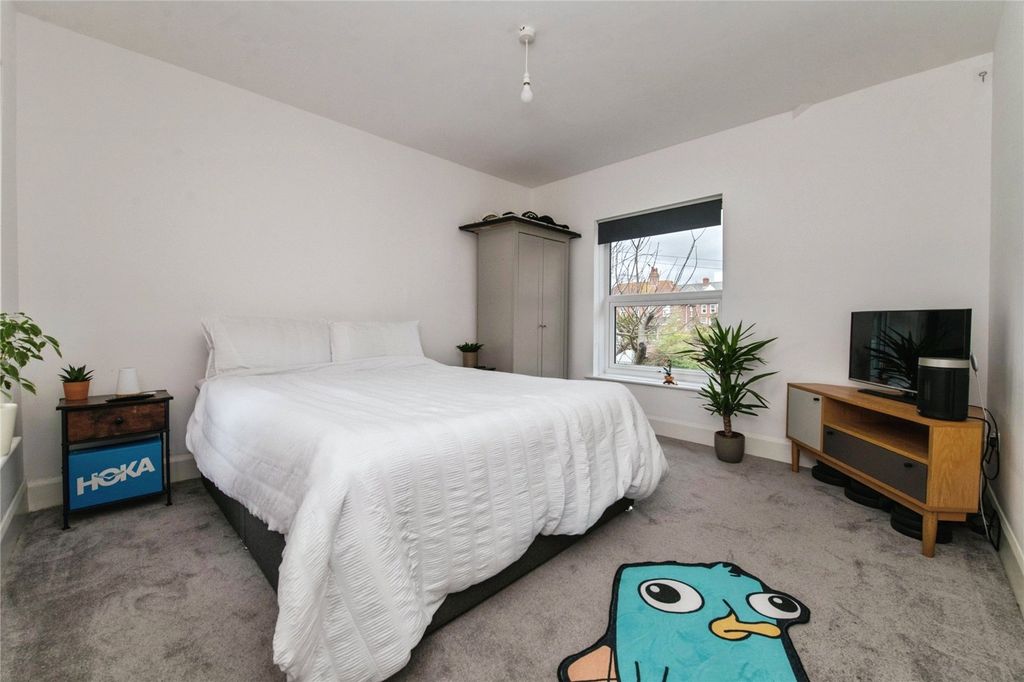 Property photo 3 of 15 Picture No. 08