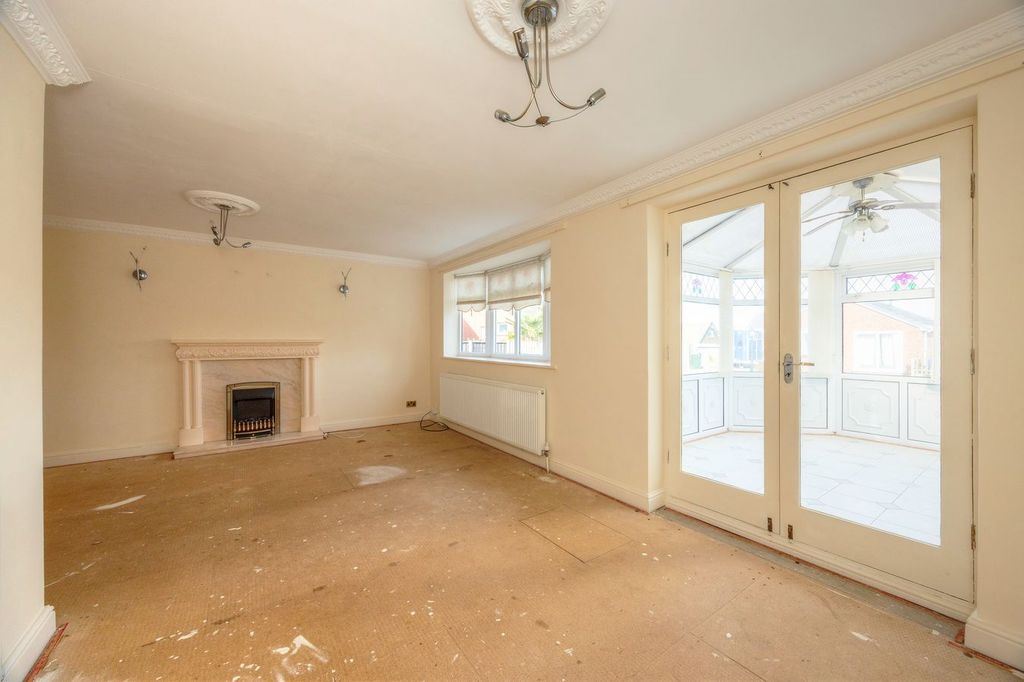 Property photo 2 of 22