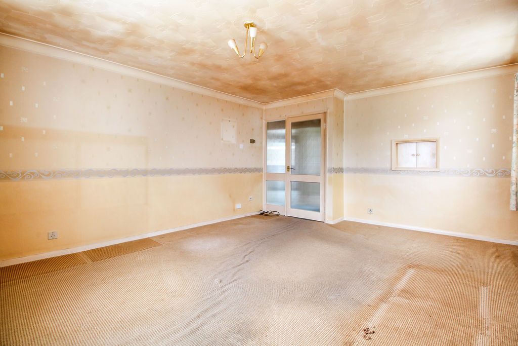 Property photo 3 of 12 Living Room