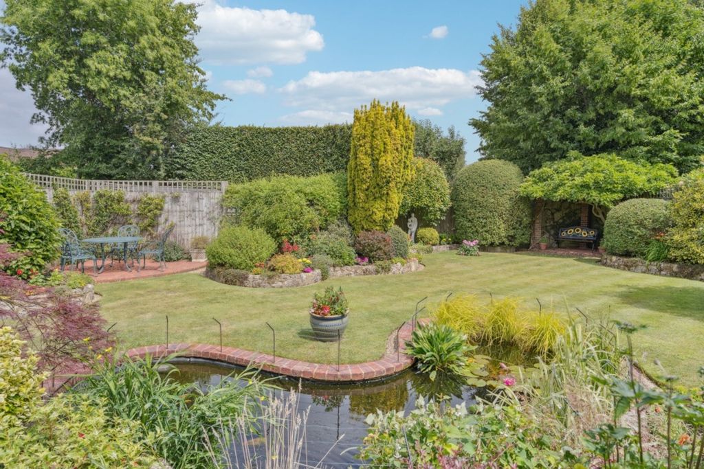 Property photo 3 of 17