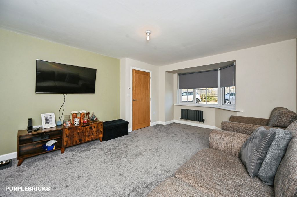 Property photo 3 of 27