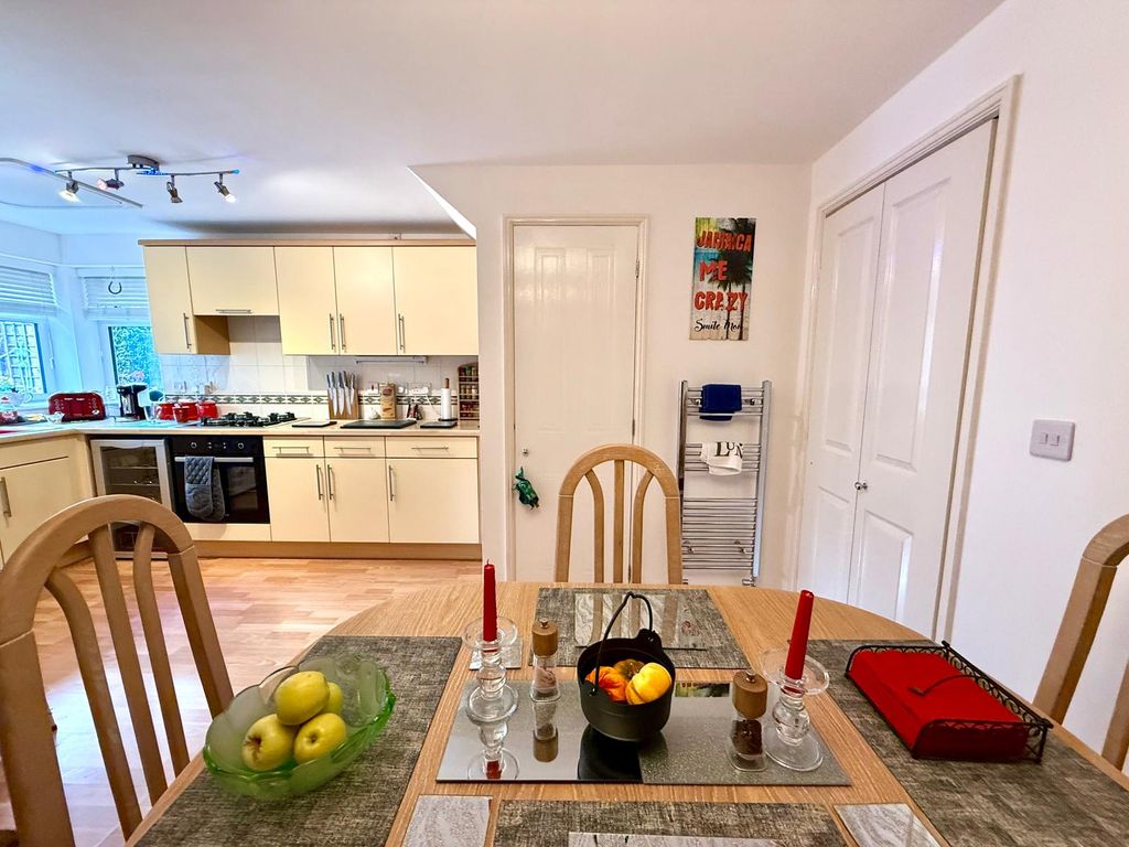 Property photo 2 of 24