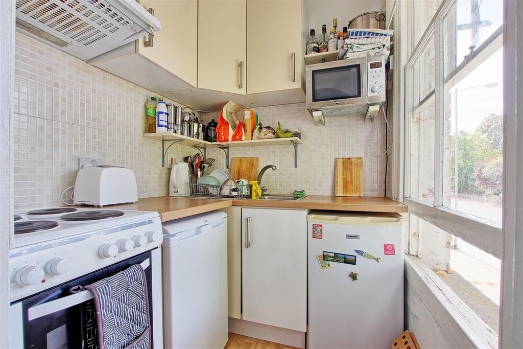 Property photo 3 of 5 Kitchen.Jpg