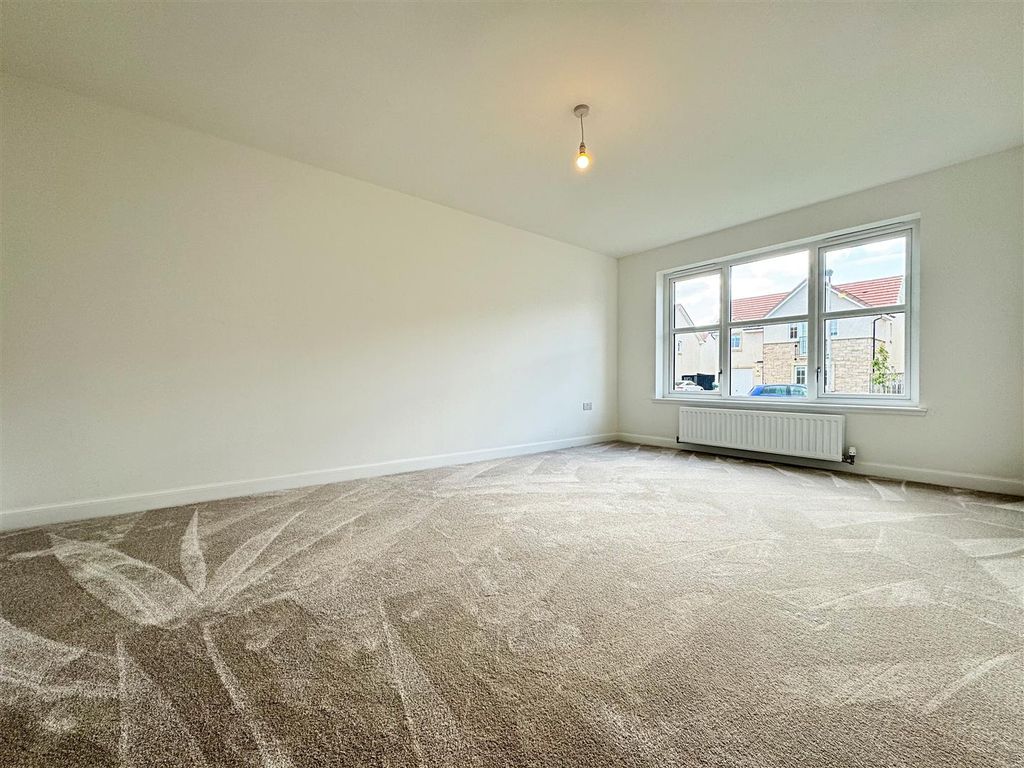 Property photo 3 of 22 Lounge