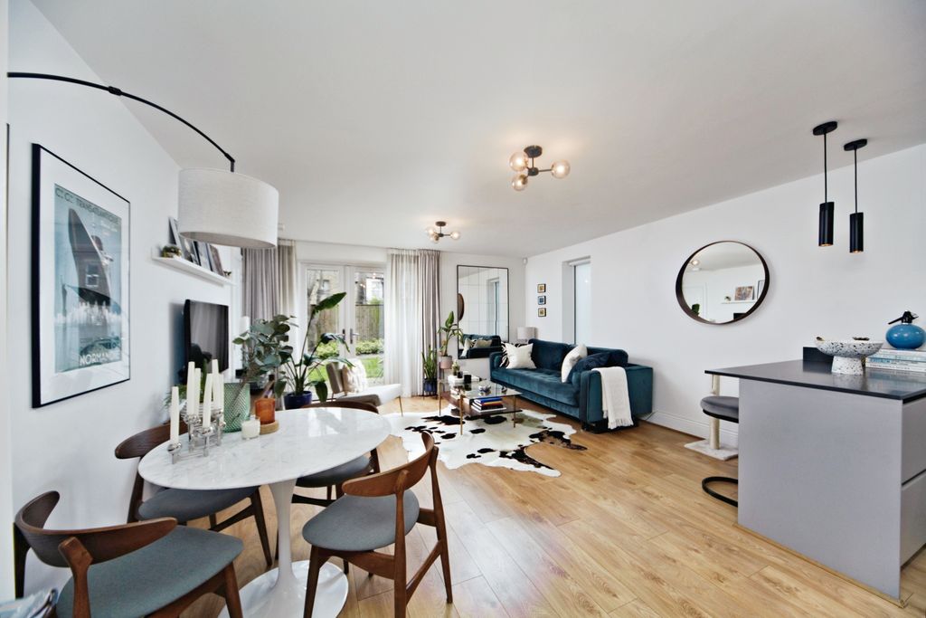 Property photo 1 of 18 Photography