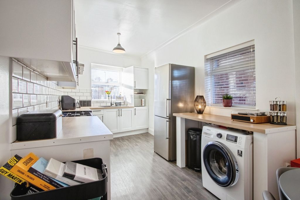 Property photo 3 of 15 Kitchen/Dining Room