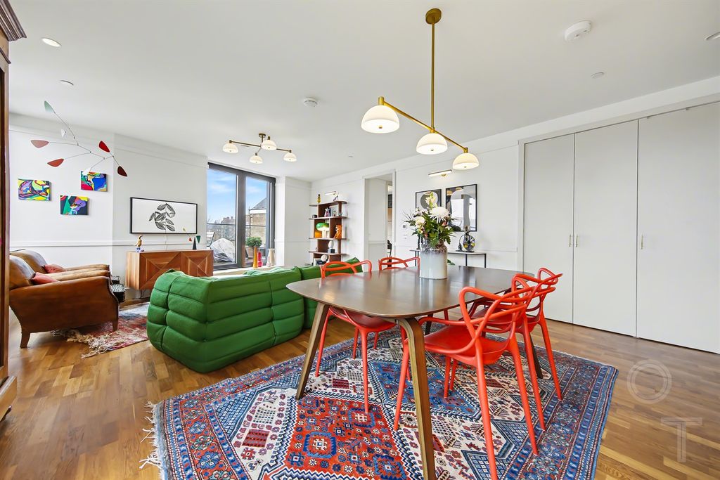 Property photo 3 of 13 Dining Area