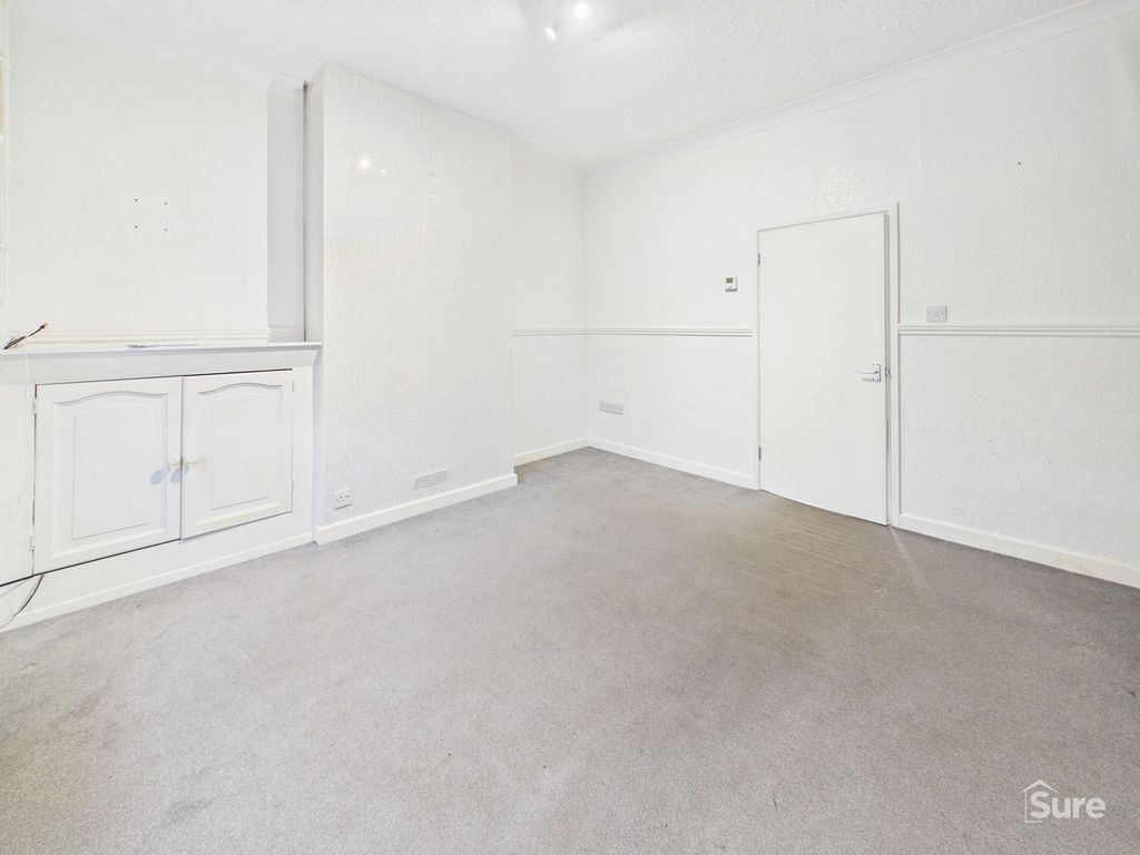 Property photo 2 of 10 Lounge