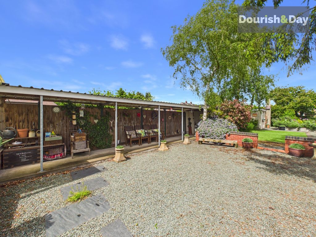 Property photo 3 of 32