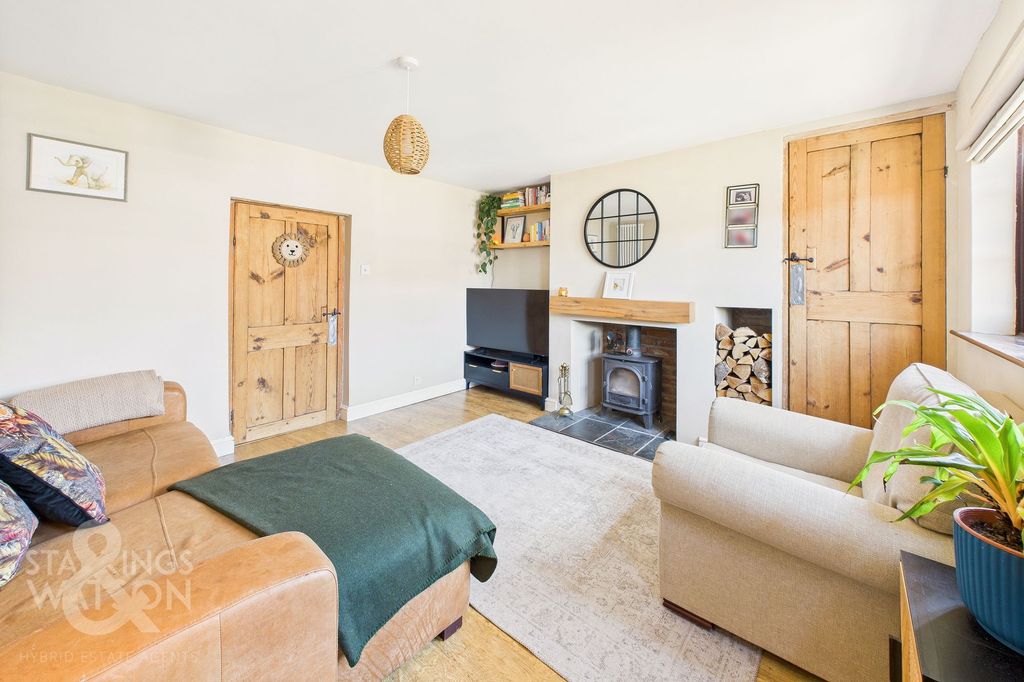Property photo 2 of 18