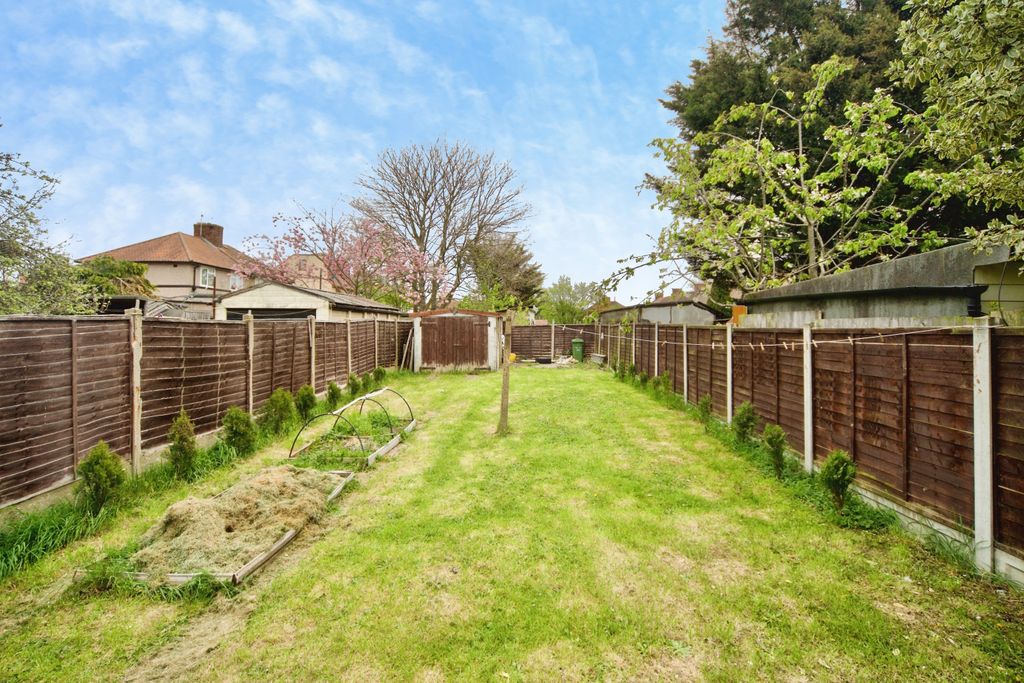 Property photo 2 of 20