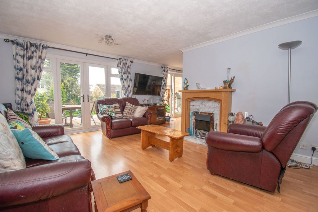 Property photo 2 of 19