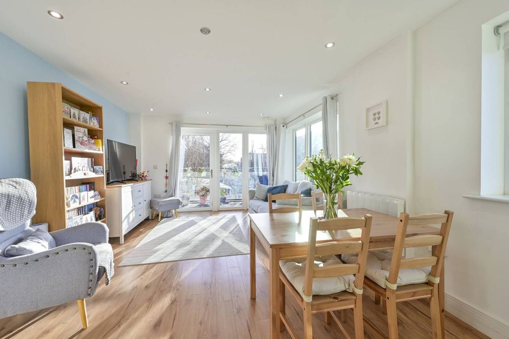 Property photo 3 of 15