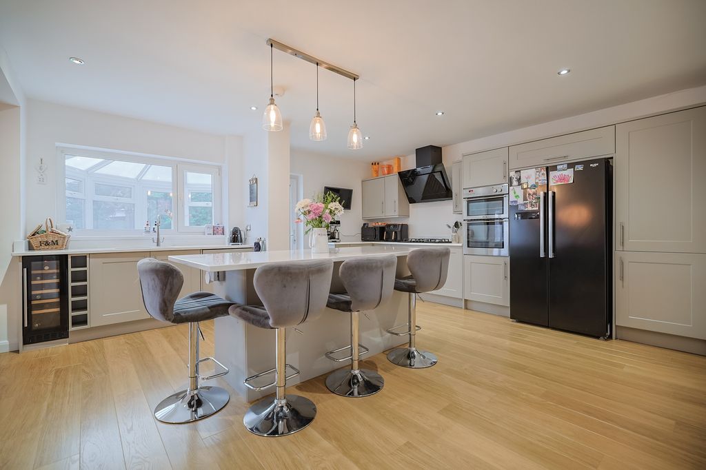 Property photo 2 of 26 23 St Andrews Close - Web (1 Of 40).Jpg