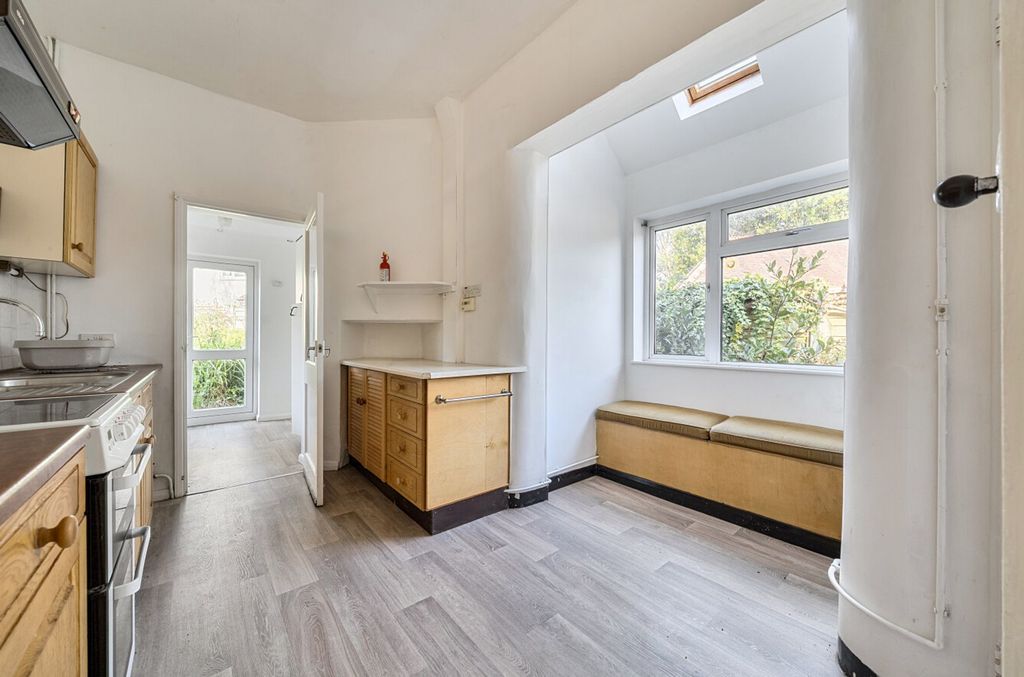 Property photo 3 of 23