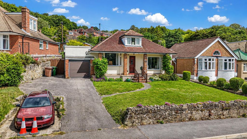 Property photo 1 of 24 53B0A8E3-De9E-4F22-8122-3Bf75Bc488Ea.Png