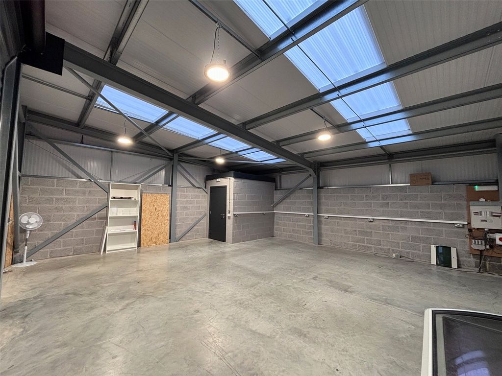 Property photo 2 of 7 Picture No. 01