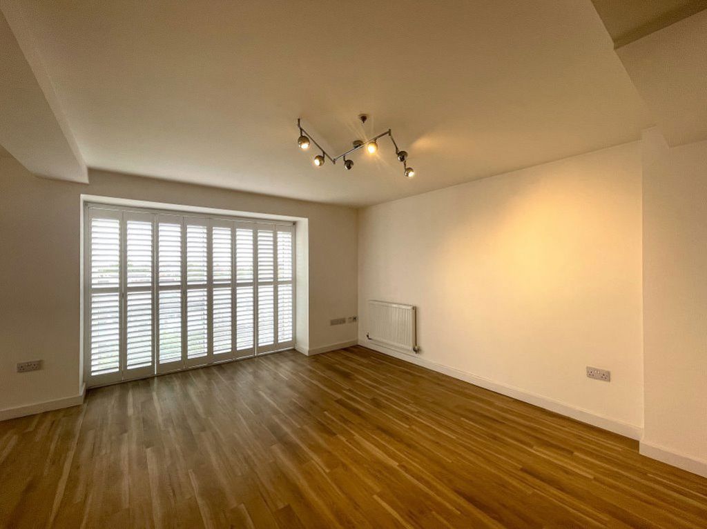 Property photo 2 of 26