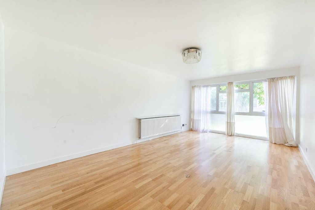 Property photo 2 of 9