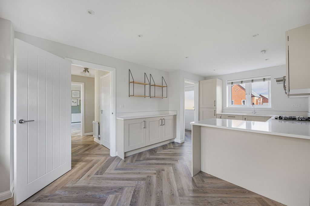 Property photo 1 of 29