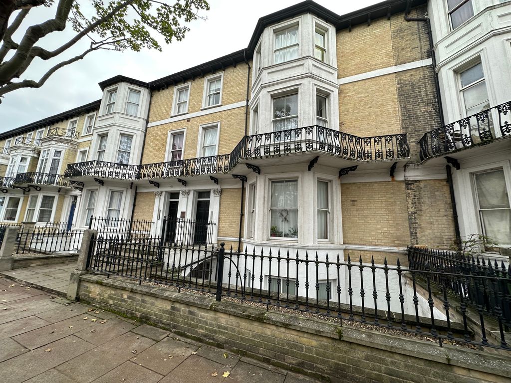 Property photo 1 of 5 Front