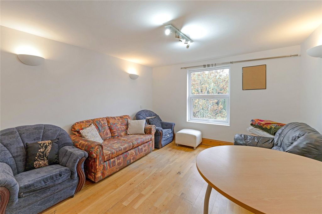 Property photo 3 of 13 Picture No. 04