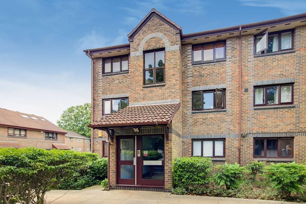 Property photo 2 of 11