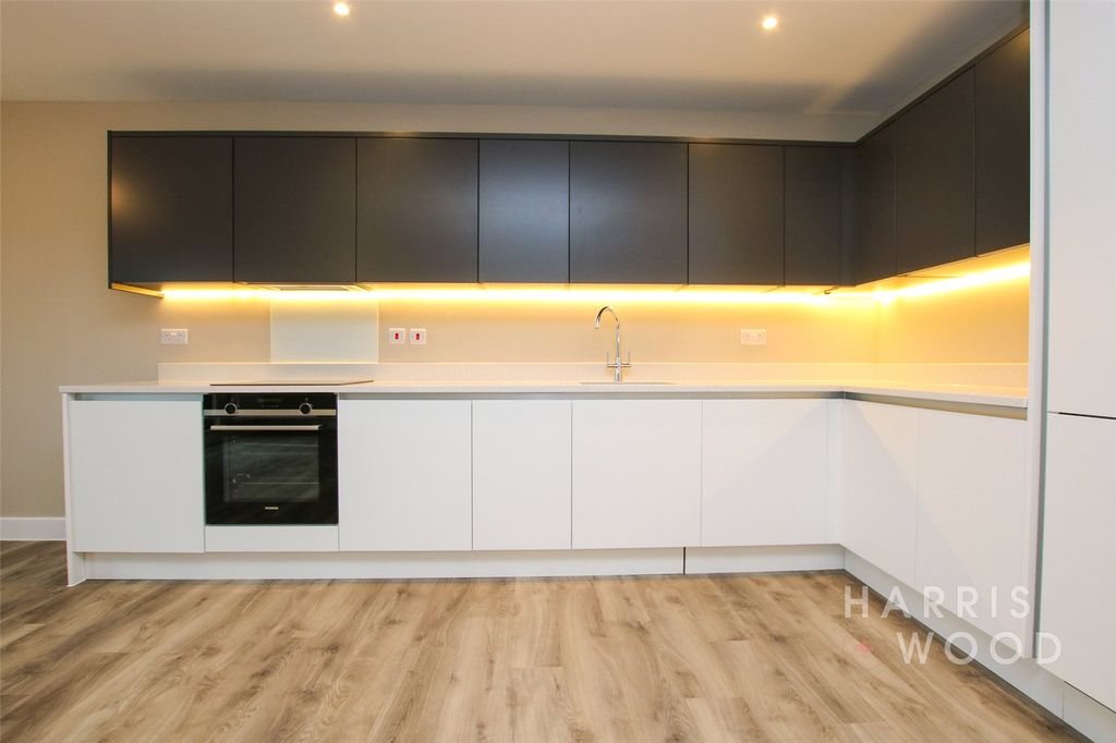 Property photo 3 of 10 Picture No. 07