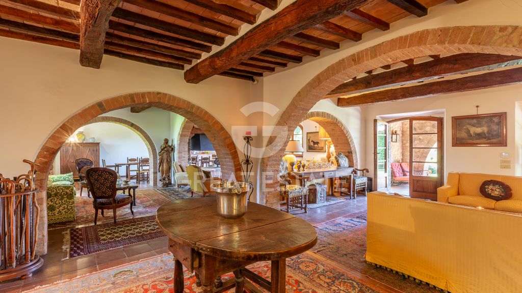 Property photo 2 of 62 Interiors