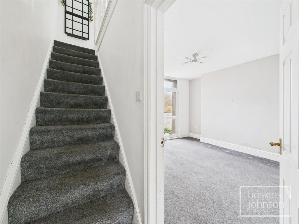 Property photo 2 of 13 Entrance Hall