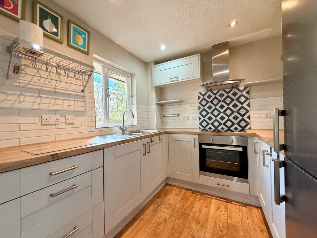 Property photo 2 of 8 5354912
