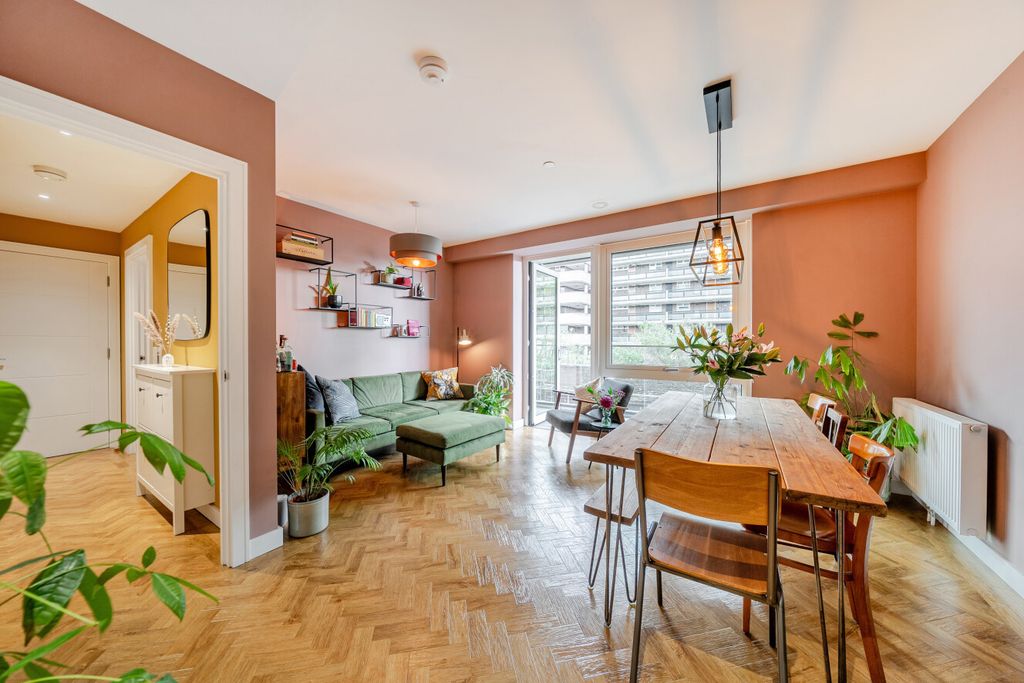 Property photo 1 of 20 1456006-11-69Fb4c...