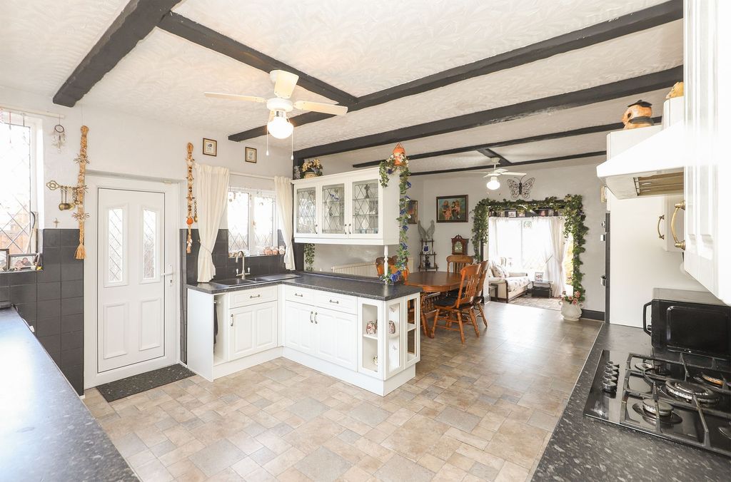 Property photo 3 of 24