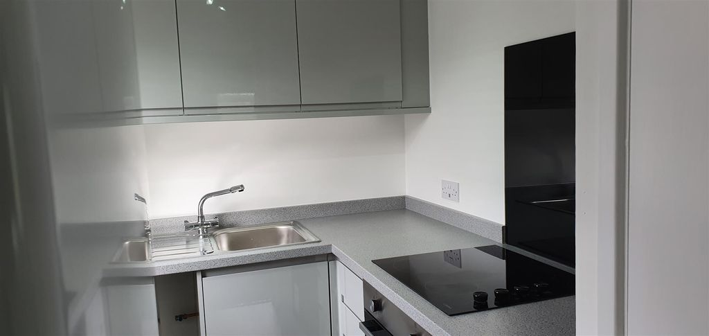 Property photo 2 of 7 Kitchen.Jpg